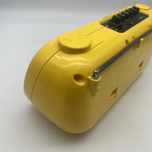 Vintage Sony Sports CFM-104 Yellow Boombox AM/FM Radio Cassette Tested Unit only - Picture 8 of 9